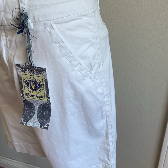 NWT Blue Epic White Bermuda Women's Shorts Size 12 - Picture 3 of 9